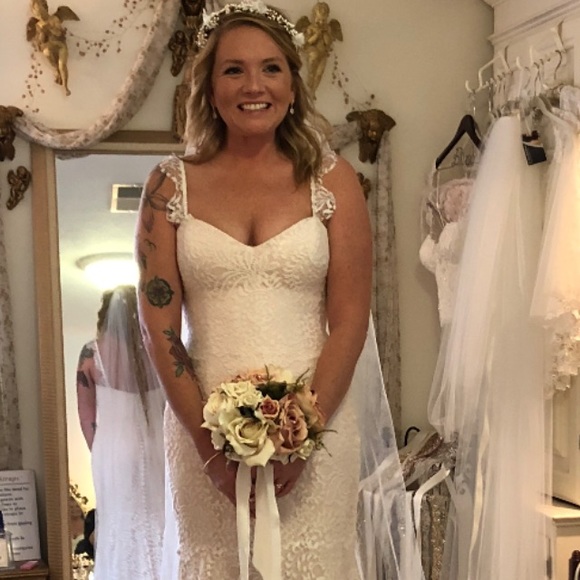 Meet your Posher, Erica - Picture 2 of 4